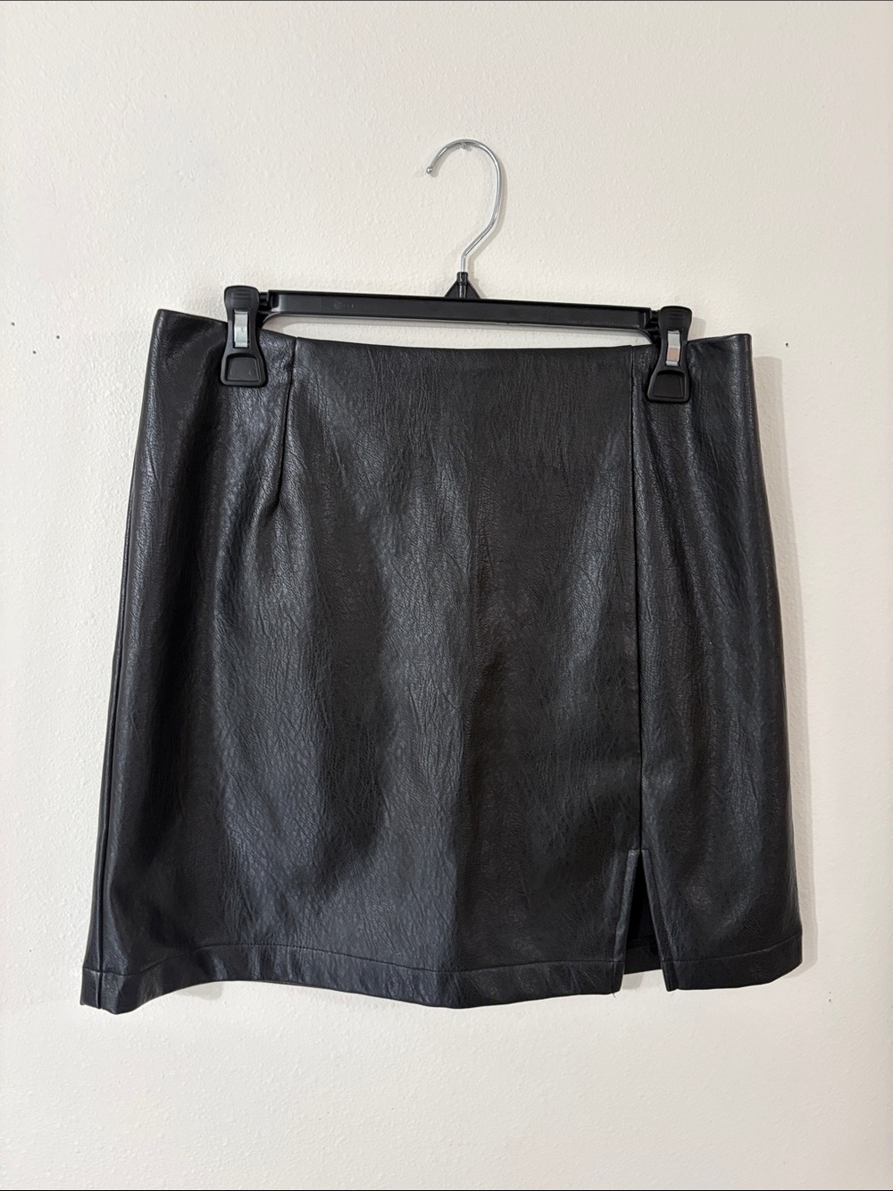 Wild Fable Black Faux Leather Slit Front Mini Skirt Size 10 Like New